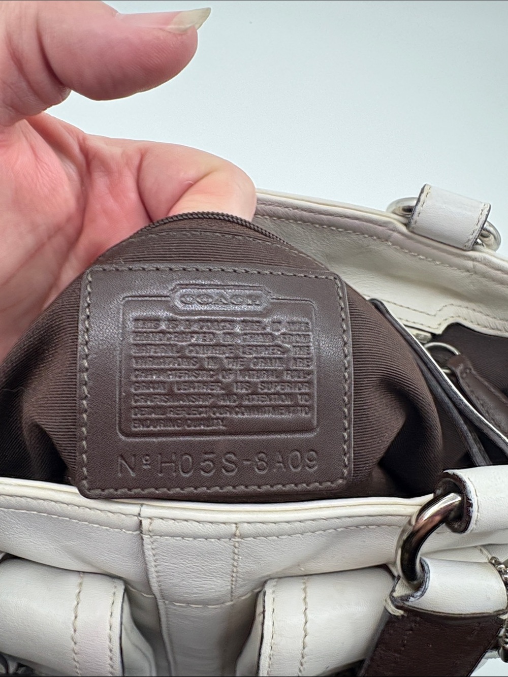 Coach Cream Leather Dual-Pocket Shoulder Bag with Silver Hardware - Picture 9 of 11